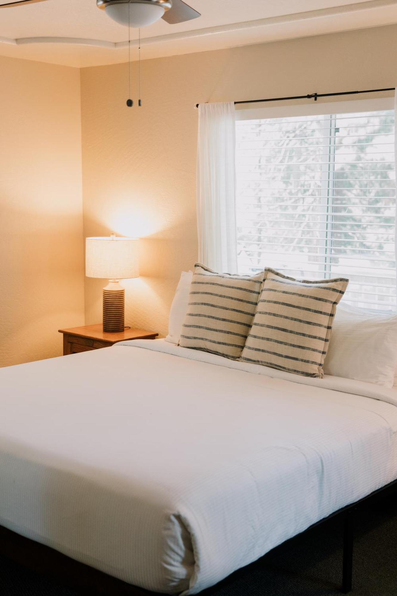 The Long Barn Lodge Екстер'єр фото